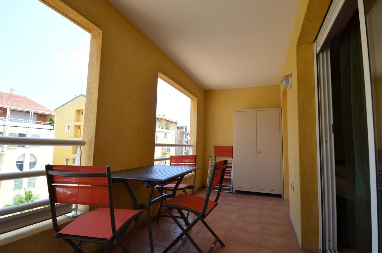 Appartement 3 Personnes Avec Coin Nuit Avec Terrasse Et Parking Quartier Du Port De Nice ニース エクステリア 写真