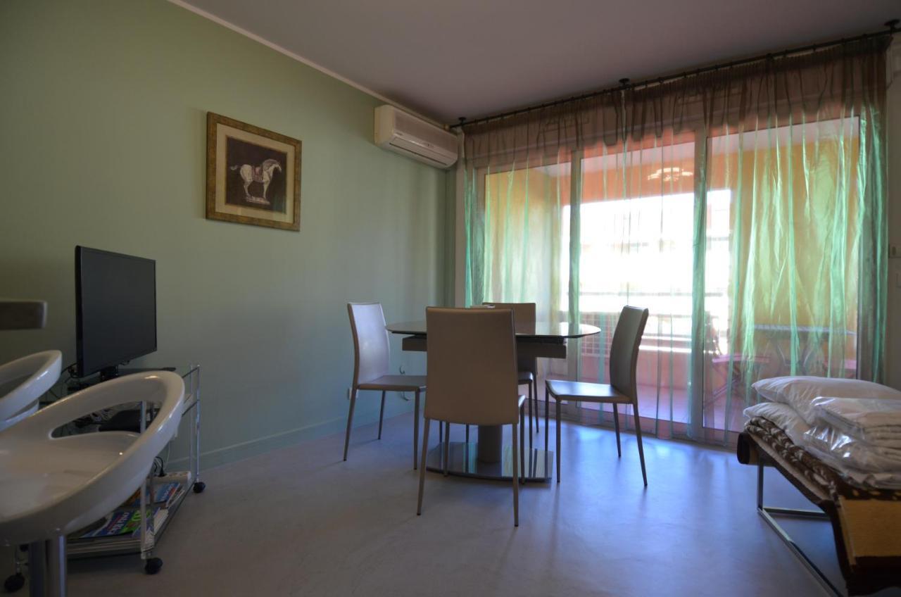 Appartement 3 Personnes Avec Coin Nuit Avec Terrasse Et Parking Quartier Du Port De Nice ニース エクステリア 写真