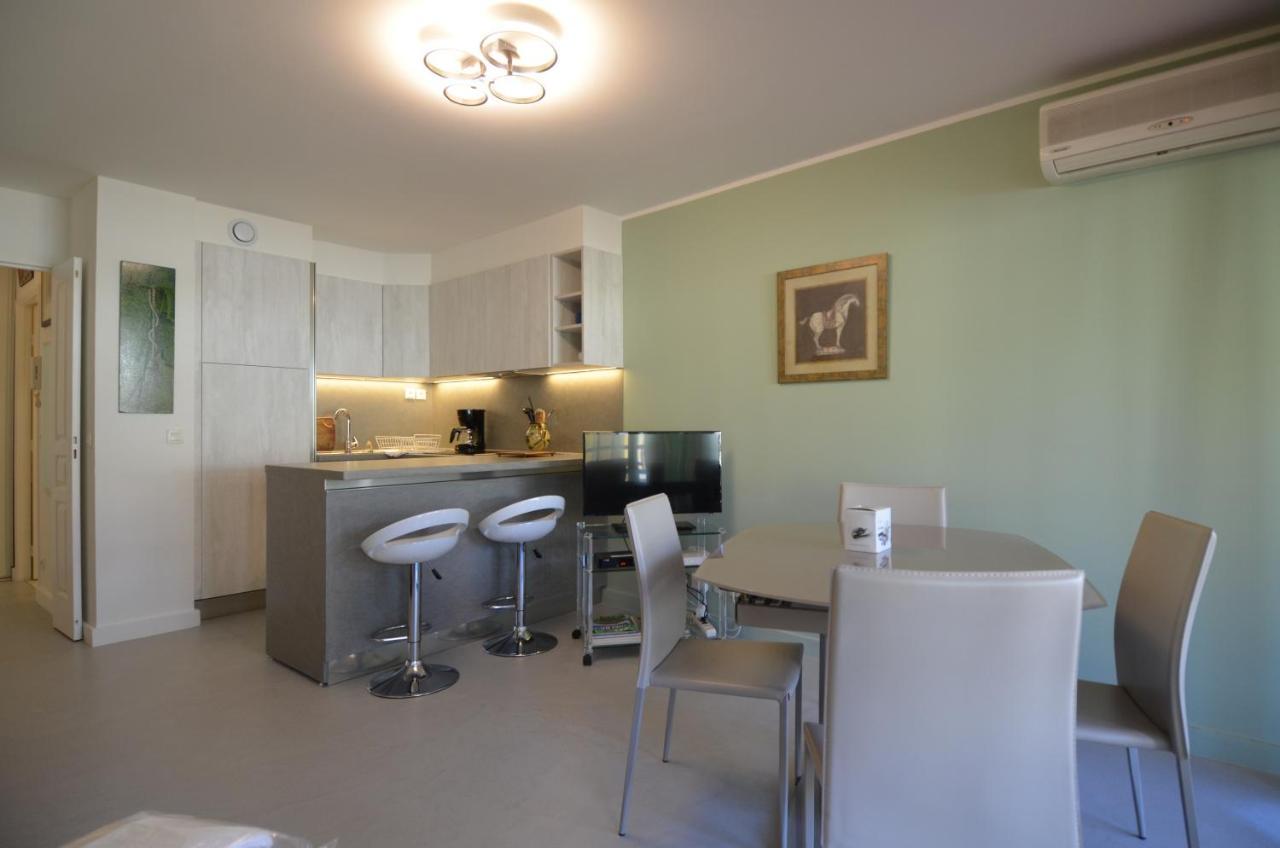 Appartement 3 Personnes Avec Coin Nuit Avec Terrasse Et Parking Quartier Du Port De Nice ニース エクステリア 写真
