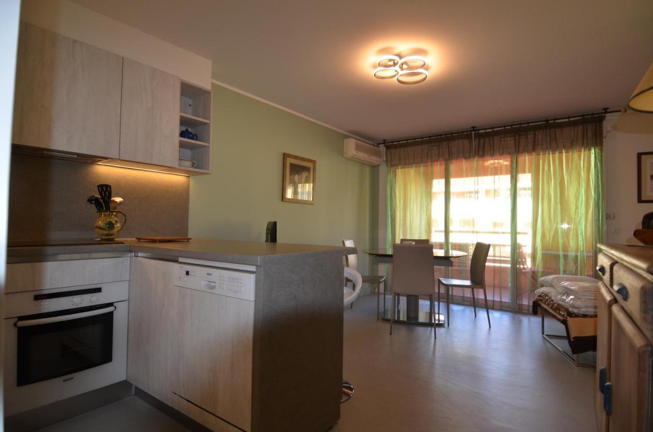Appartement 3 Personnes Avec Coin Nuit Avec Terrasse Et Parking Quartier Du Port De Nice ニース エクステリア 写真